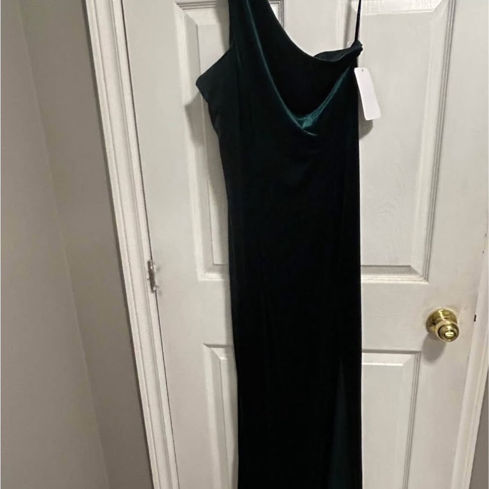 Emerald Green One Shoulder Sleeveless Gown/ Bridesmaid Gown